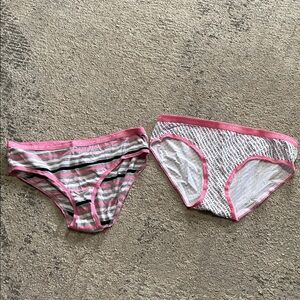 2 pair Victoria Secret Hip Hugger Panties Sz Large